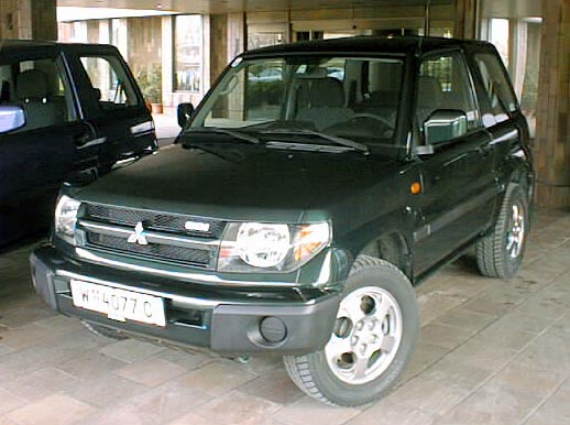 Mitsubishi uvádí od 1. února 2000 terénní Pajero Pinin na český trh