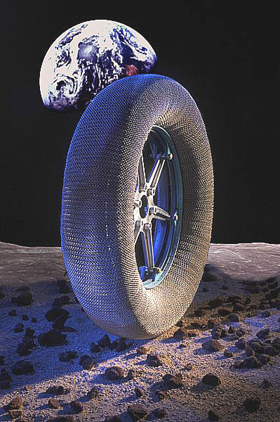 Goodyear a NASA vyvinuli „pružinovou pneumatiku“ pro použití na Měsíci