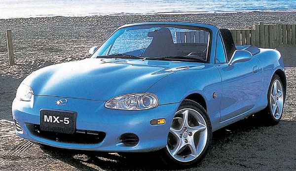 Z výrobní linky sjelo již 700 000 dvoumístných vozů Mazda MX-5