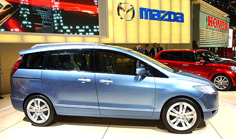 Mazda na dnes pro veřejnost zahájeném autosalónu v Ženevě