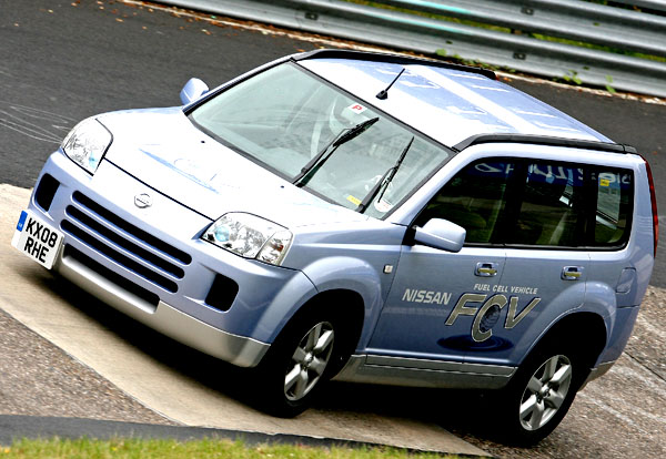 Nissan X-trail FCV s pohonem palivovými články dosáhl neobvyklého rekordu na Nürburgringu