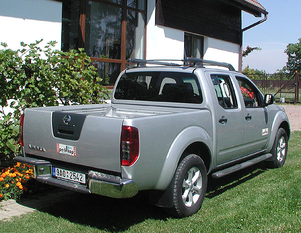 Praktický pětisedlový pick-up Nissan Navara Double Cab v redakčním testu