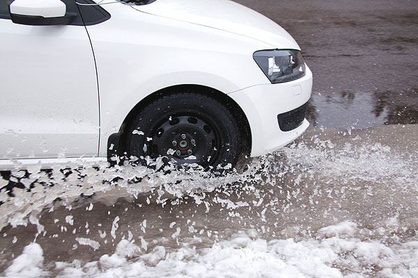 Zimní pneumatiky Nokian, odborníci na aquaplaning na rozbředlém sněhu, uspokojí i nejnáročnější požadavky