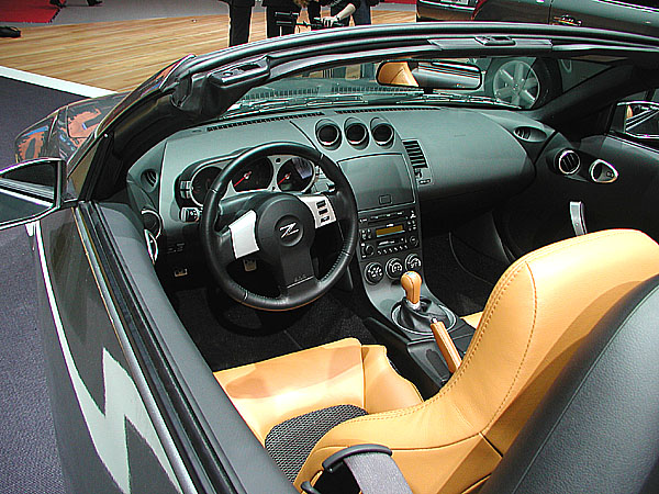 NISSAN 350Z Roadster je kabrioletem roku 2005
