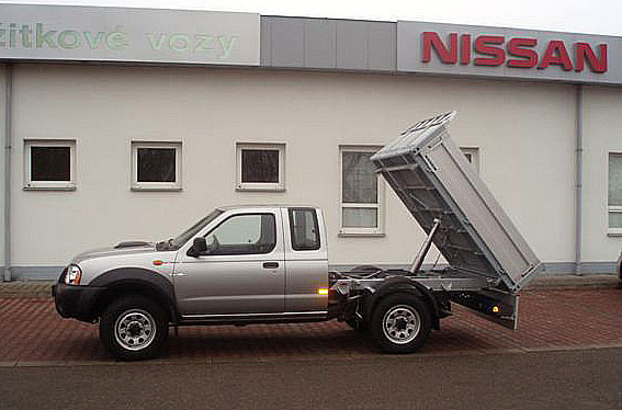 Nissan Pickup sklápěč