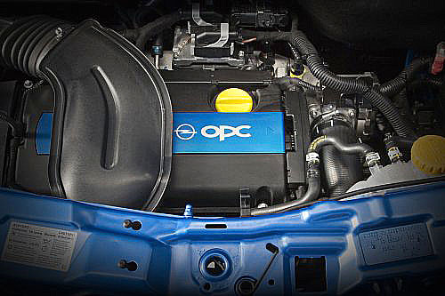 Opel představuje první sportovní minivan: Merivu OPC