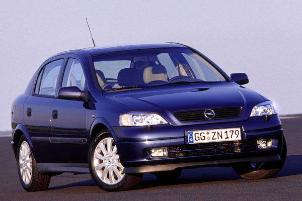 Opel Astra model 2002 přichází