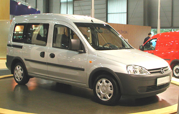 Opel Combo: Kompaktní dodávka s kvalitami osobního vozu