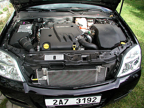 Opel Signum se šestiválcovým naftovým motorem 3,0 CDTI v testu redakce