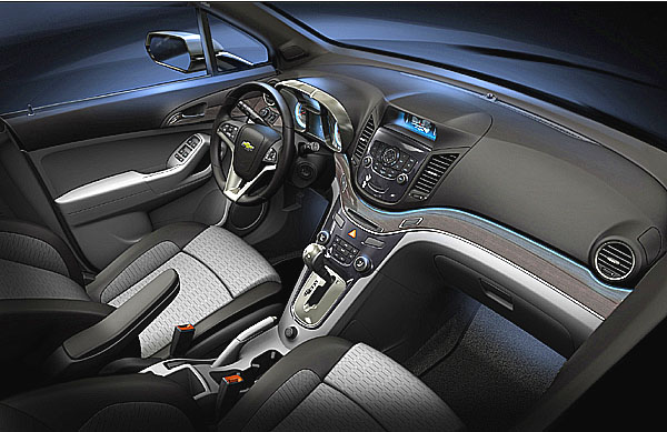 Studie Orlando signalizuje nástup Chevroletu do segmentu sedmimístných kompaktních MPV vozů
