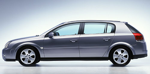 Nový Opel Signum: přizpůsobivý, inovativní, osobitý model