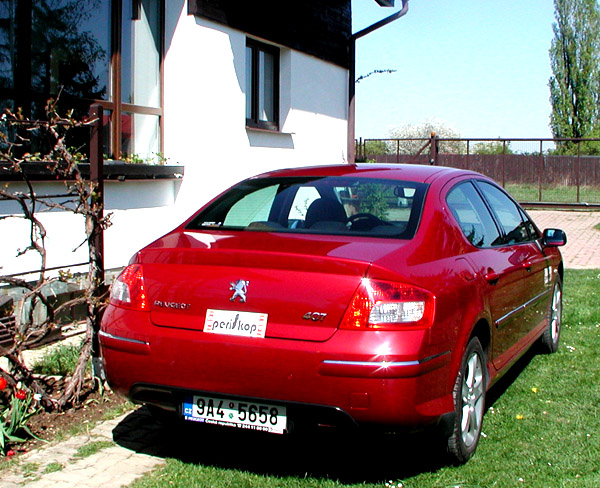 Peugeot 407 sedan s dieselovým motorem 2,0 HDI v testu redakce