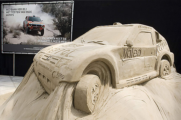 Mitsubishi Pajero Evolution vytvořené z písku