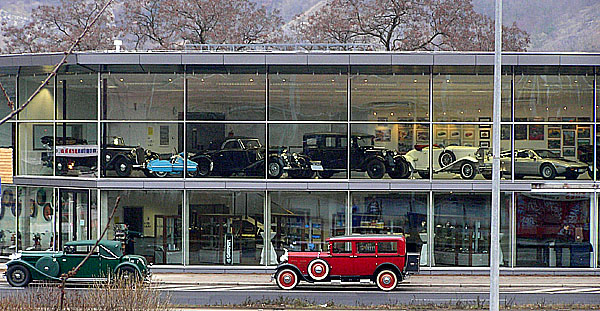 Galerie PRAGUE CLASSIC CAR CENTRE v Praze na Smíchově