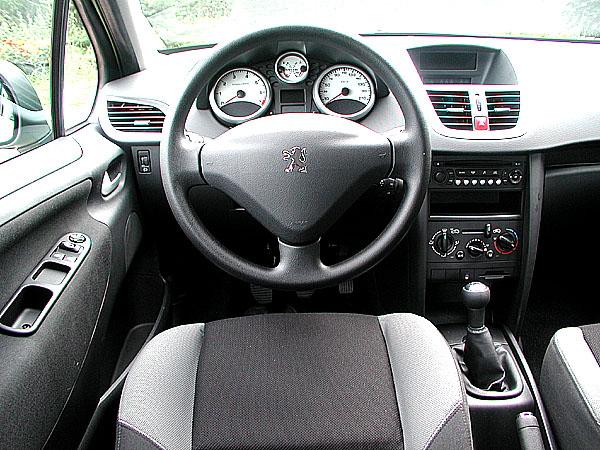 Nový přátelský Peugeot 207 v testu redakce