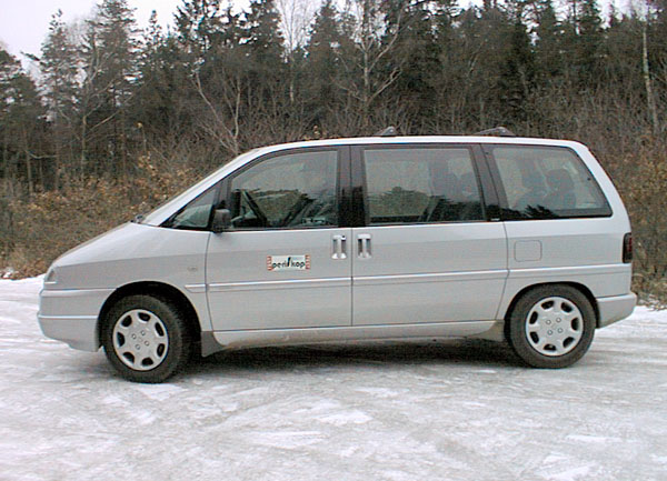 Jízda s Peugeotem 806 s motorem HDI je řidičským požitkem