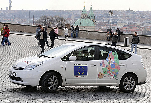 Toyoty Prius úspěšně zakončily evropskou hvězdicovou jízdu na probíhající autosalon v německém Lipsku