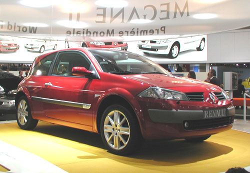 Renault v roce 2002 prvním importérem v České republice