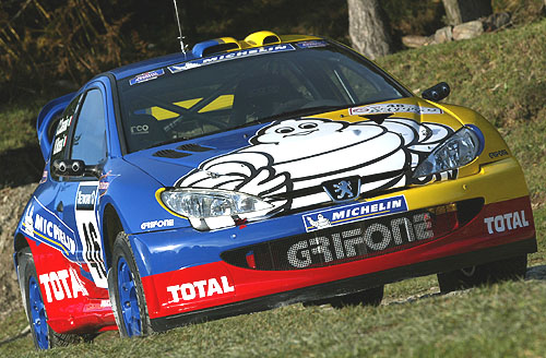 Čtyřnásobný světový šampion nastoupí s vozem Peugeot-Michelin 206 WRC na start Britské Rally