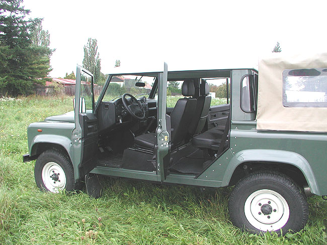 Opravdový off-road Land Rover Defender v redakčním testu