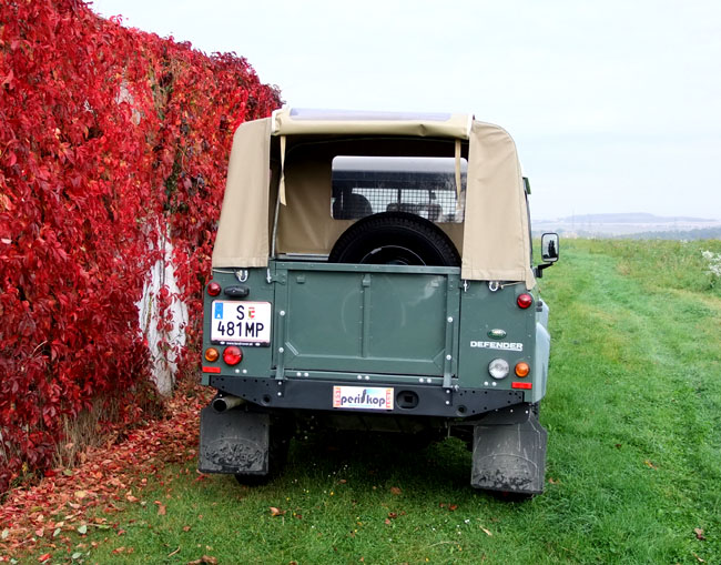 Opravdový off-road Land Rover Defender v redakčním testu