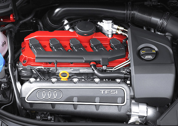 Nové Audi RS 3 Sportback oslňujících výkonů s dodávkami zákazníkům již na jaře 2011