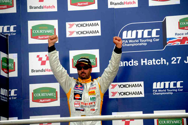 Sedmé zastavení šampionátu WTCC proběhlo o víkendu v britském Brands Hatch