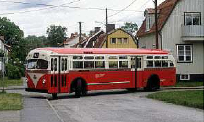 Rok 1911 -2011: 100 let autobusů a autokarů Scania Rok 1911 -2011: 100 let autobusů a autokarů Scania
