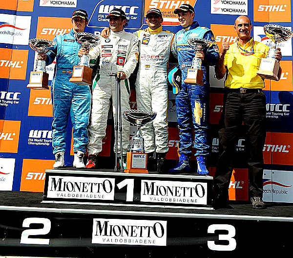 Po závodu WTCC v uplynulém víkendu v Brně SEAT a Tarquini nadále vedou průběžné pořadí šampionátu FIA WTCC