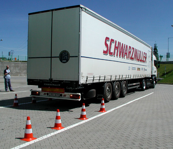 Česká republika zná svého vítěze v soutěži „Mladý evropský řidič kamionu 2005“