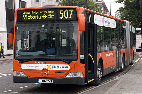 V Londýně jezdí autobus na nové extrémně „čisté“ palivo Shell: „GAS TO LIQUIDS“