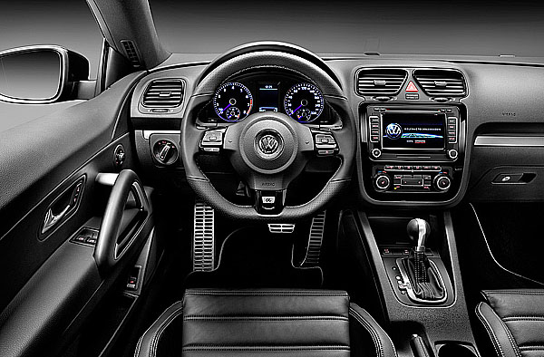 Nové Scirocco R – ze závodního okruhu na silnici Nové Scirocco R – ze závodního okruhu na silnici