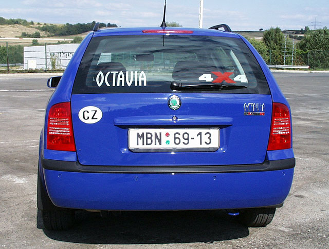 Mezinárodní představení Škody Octavia modelový rok 2001 (4. část)