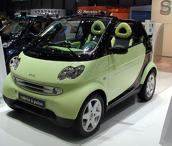 Smart Cabrio a City-Coupé v roce 2002 s atraktivnějším designem a výbavou (3)
