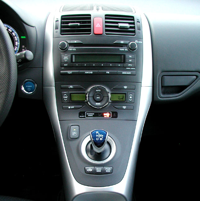 Hybridní Toyota Auris - rodinný hatchback - v testu redakce