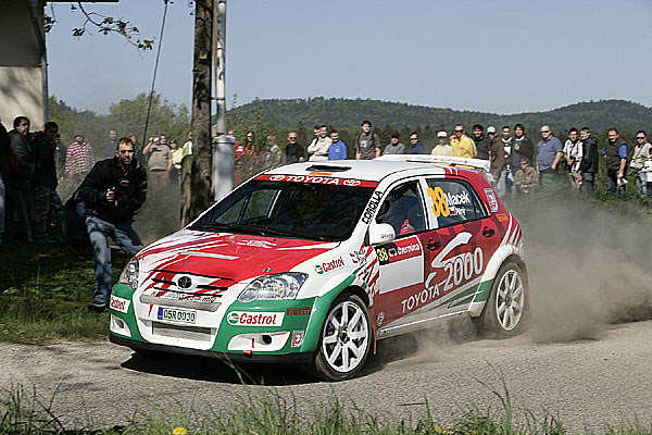 Toyota Corolla S2000 v cíli Thermica Rally Lužické hory