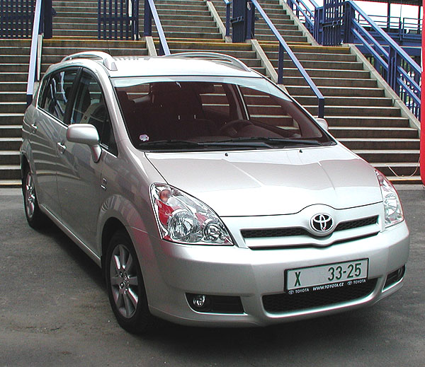 Nová až sedmimístná Toyota Corolla Verso zítra 1. června v prodeji na našem trhu