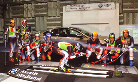 Rakouský lyžařský tým testuje v aerodynamickém tunelu BMW