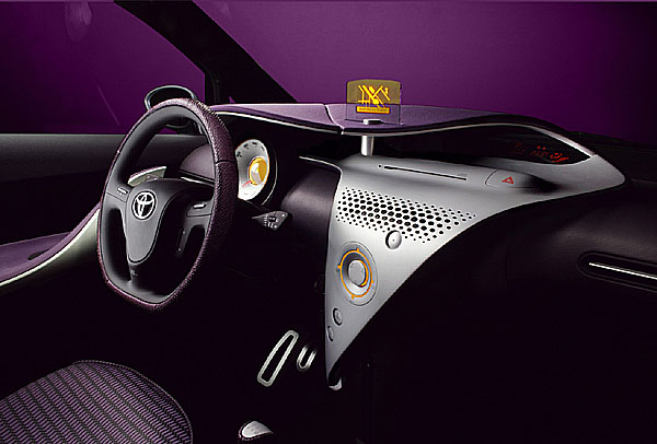 Revoluční studie ultrakompaktního vozu Toyota iQ byla představena na Autosalonu ve Frankfurtu