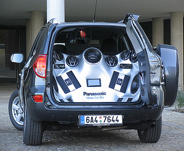 Panasonic předvádí vůz plný hifi