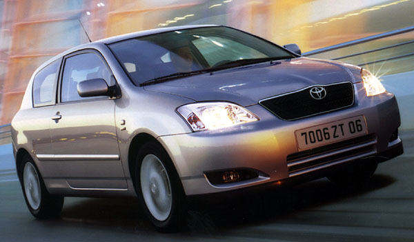 Nová Toyota Corolla získala prestižní titul Car of the Year 2002. britského časopisu What Car?