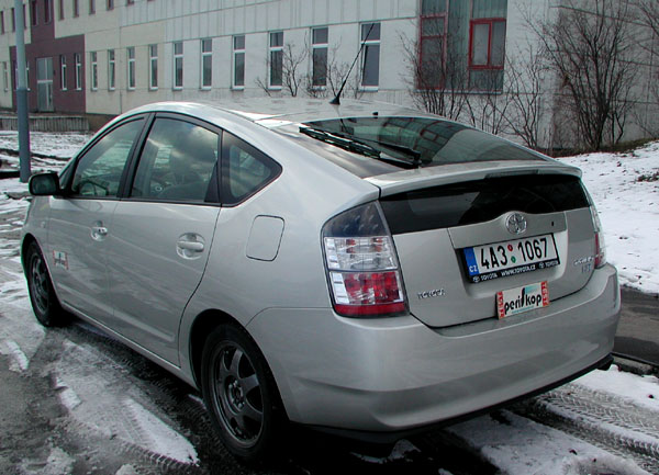 Testování Toyoty Prius s unikátním pohonem benzinovým a elektrickým motorem bylo pro mě nezapomenutelným řidičským zážitkem