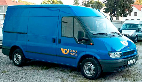 Jede, jede poštovní Ford Transit