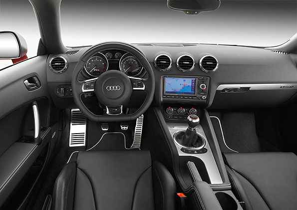 Nové sportovní Coupé Audi TTS: navrženo pro zábavu za volantem