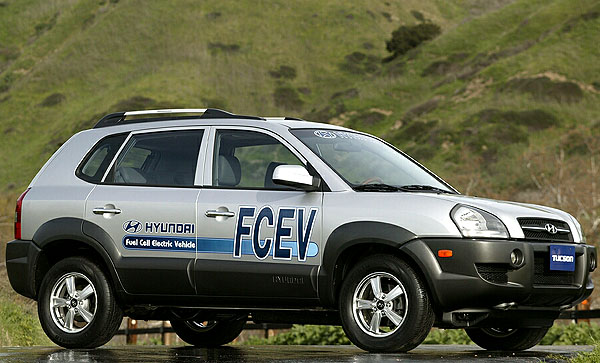 Hyundai představil na autosalónu v Los Angeles první SUV Tucson FCEV poháněný vodíkem