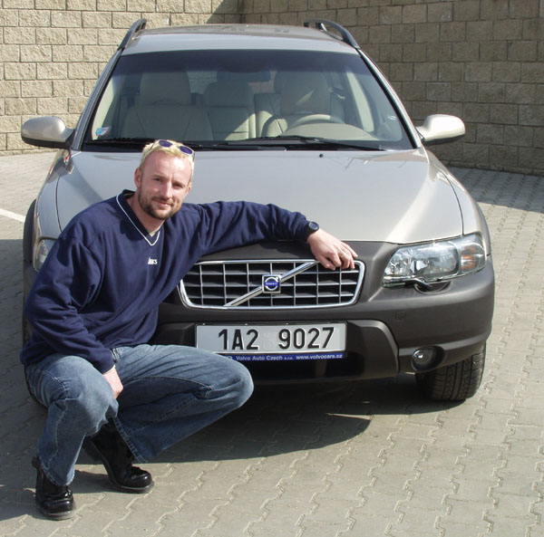 Volvo předalo Tomášovi Dvořákovi nové Volvo V70 XC