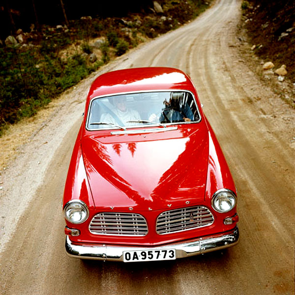 V neděli tomu bylo 75 let, co vyjel z továrních hal Volva ve Švédsku první model Volva: Volvo ÖV4