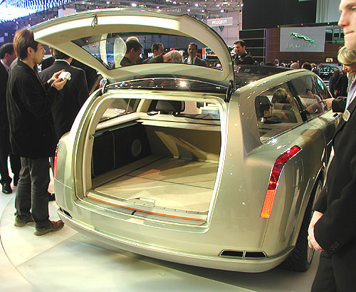 Versatility Concept Car – Inteligentní luxus od Volvo Car Corporation
