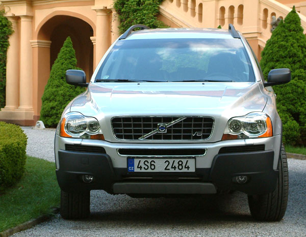 Volvo XC90 poprvé s osmiválcem