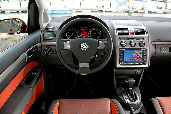 Nový Volkswagen CrossTouran již v březnu 2007 na náš trh!